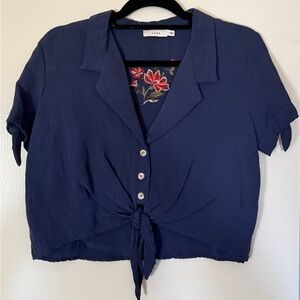Tie-Front Short Sleeve Navy Cropped Blouse with Floral Embroidery | size medium